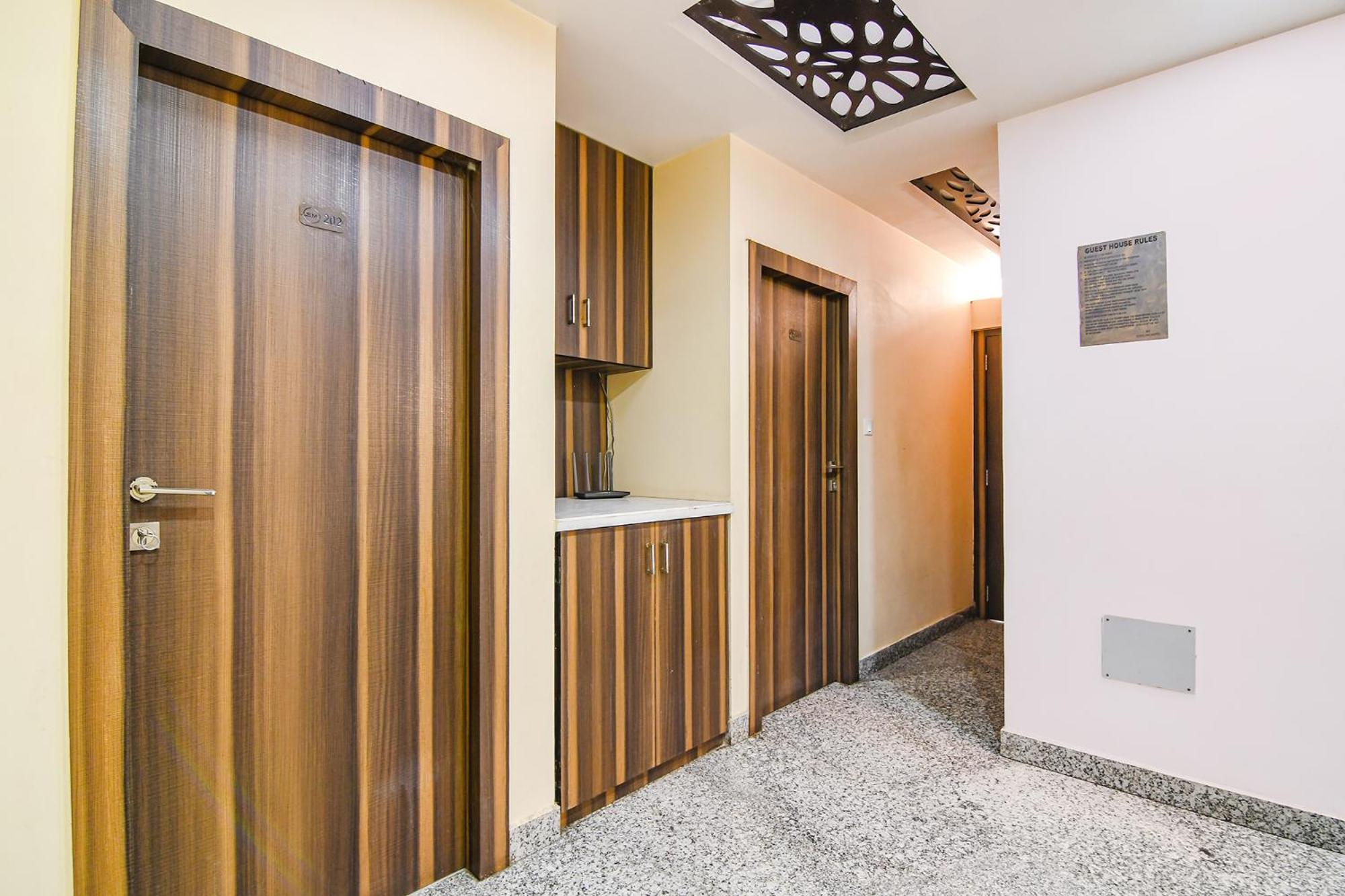 Fabexpress Scholer Motel Kolkata Luaran gambar