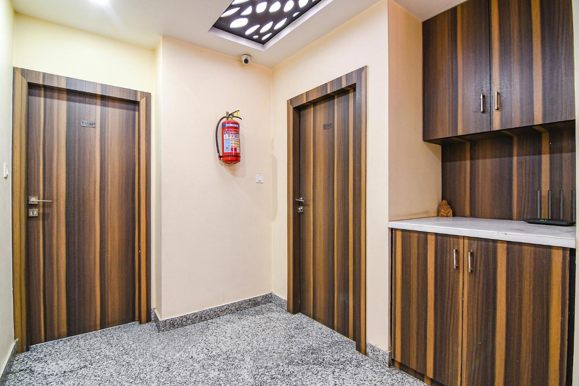 Fabexpress Scholer Motel Kolkata Luaran gambar
