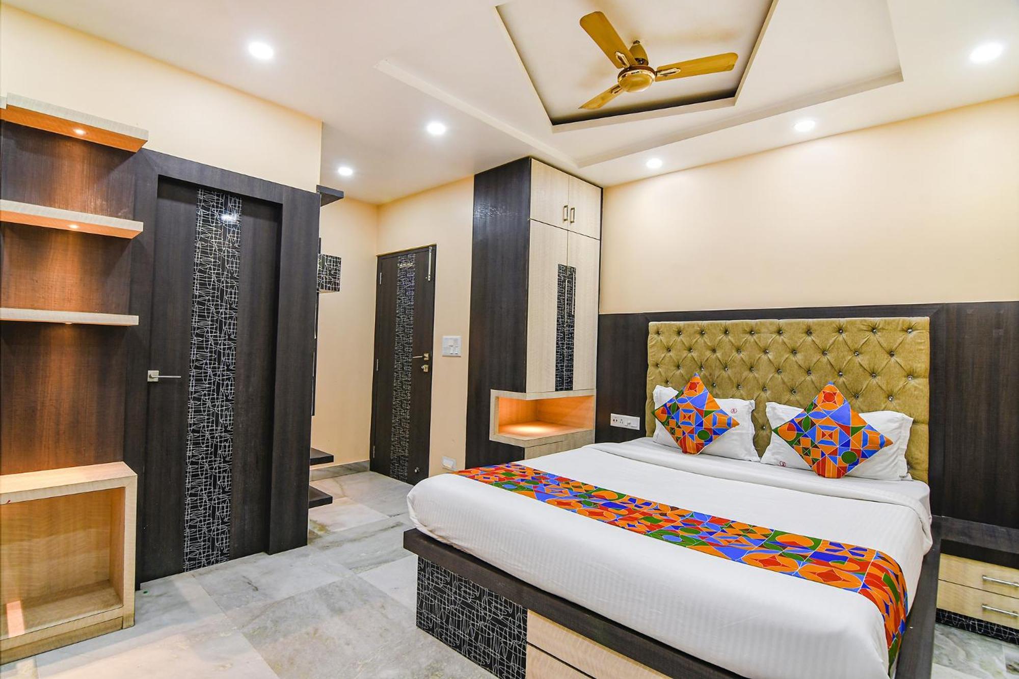 Fabexpress Scholer Motel Kolkata Luaran gambar